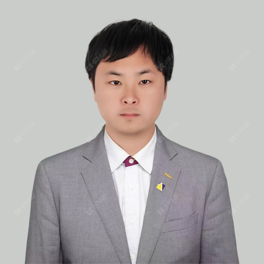 二手经纪人周亚军