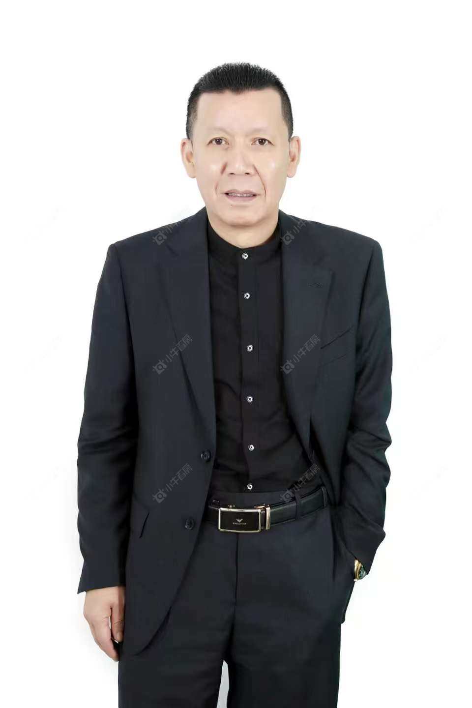 二手经纪人薛丰亚