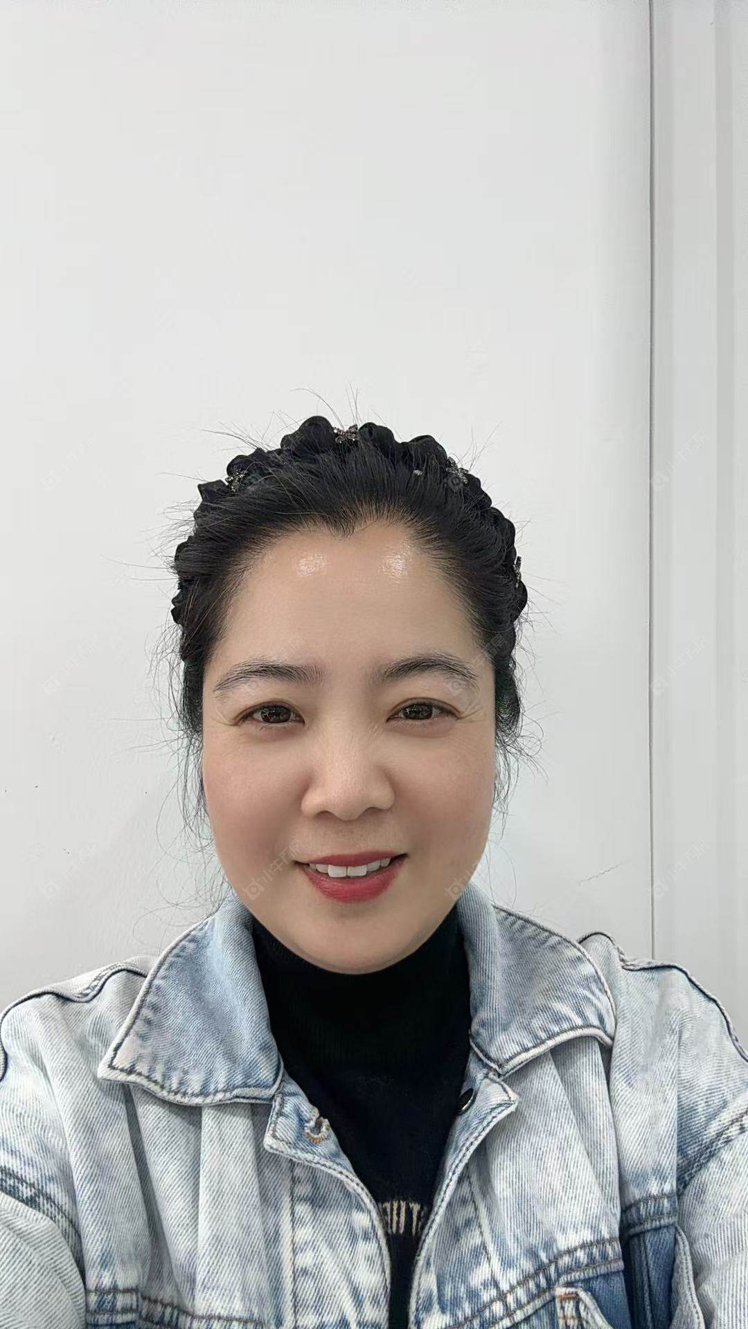 二手经纪人黄红英